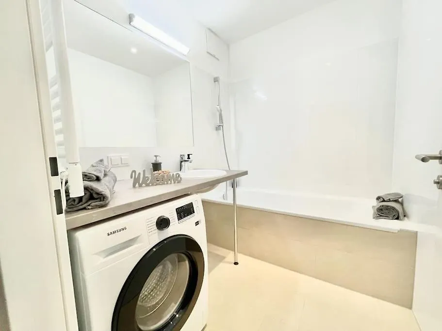 Premium Apartment With Terrace, A/C, Free Wifi And Netflix Wenen